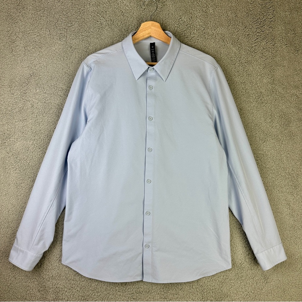 lululemon athletica Men’s Active Sky Blue Long-sleeve Button-up Shirt Large